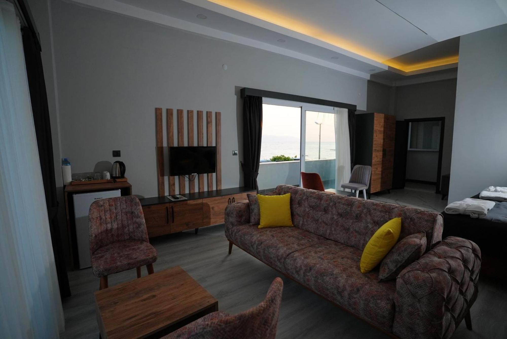 Villa Sevilla Kuşadası Buitenkant foto