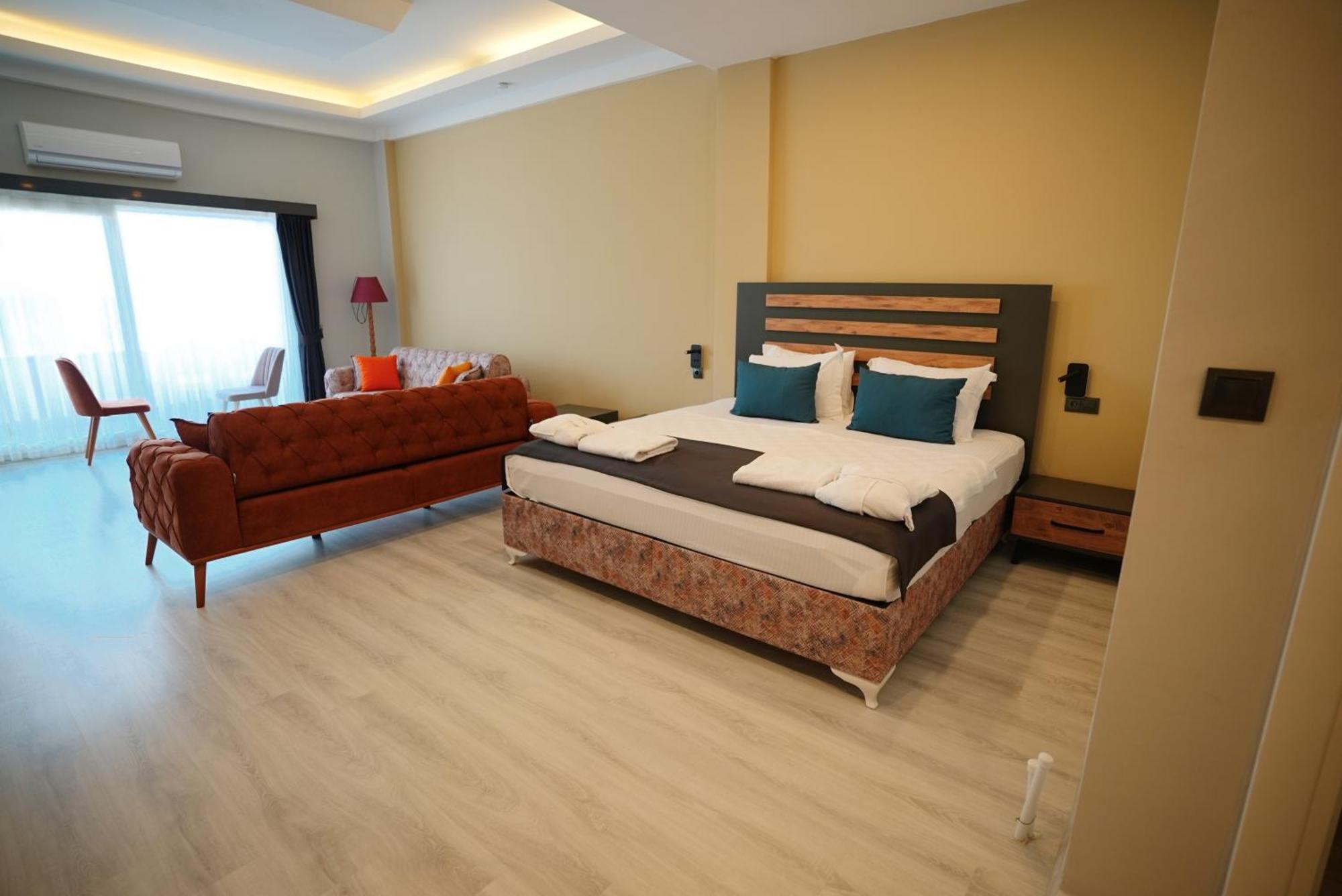 Villa Sevilla Kuşadası Buitenkant foto