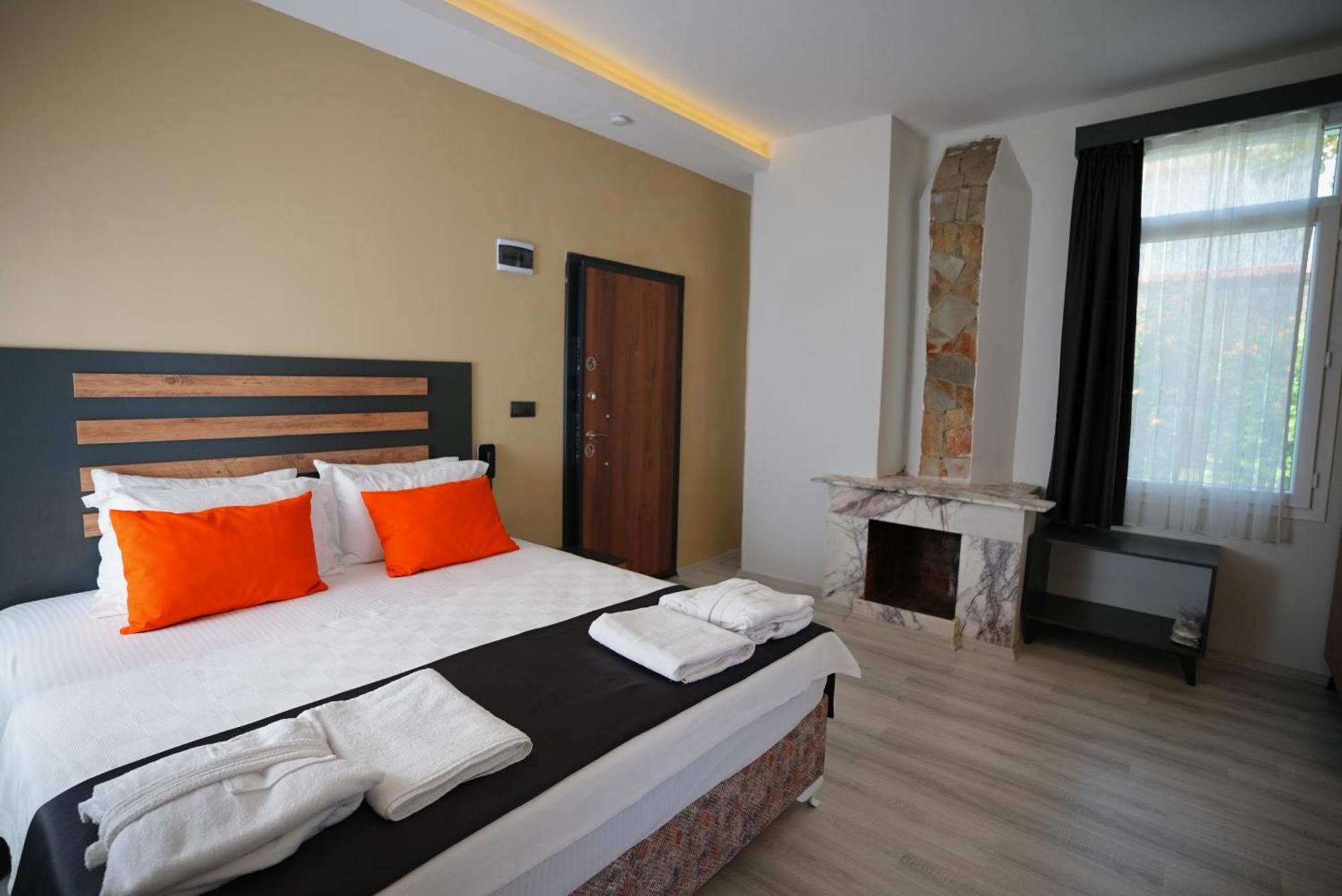 Villa Sevilla Kuşadası Buitenkant foto