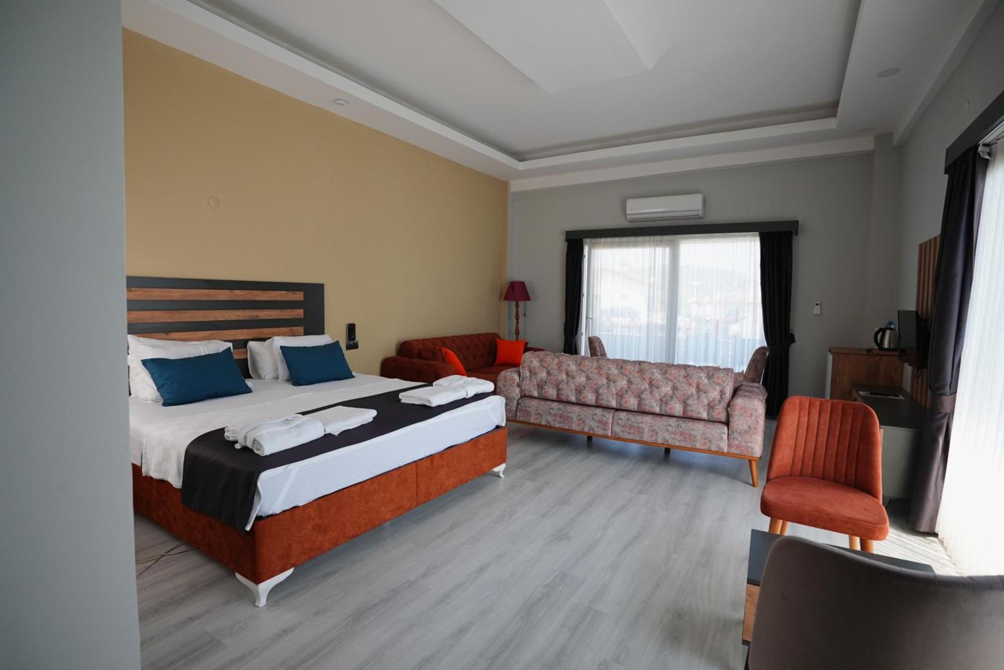 Villa Sevilla Kuşadası Buitenkant foto