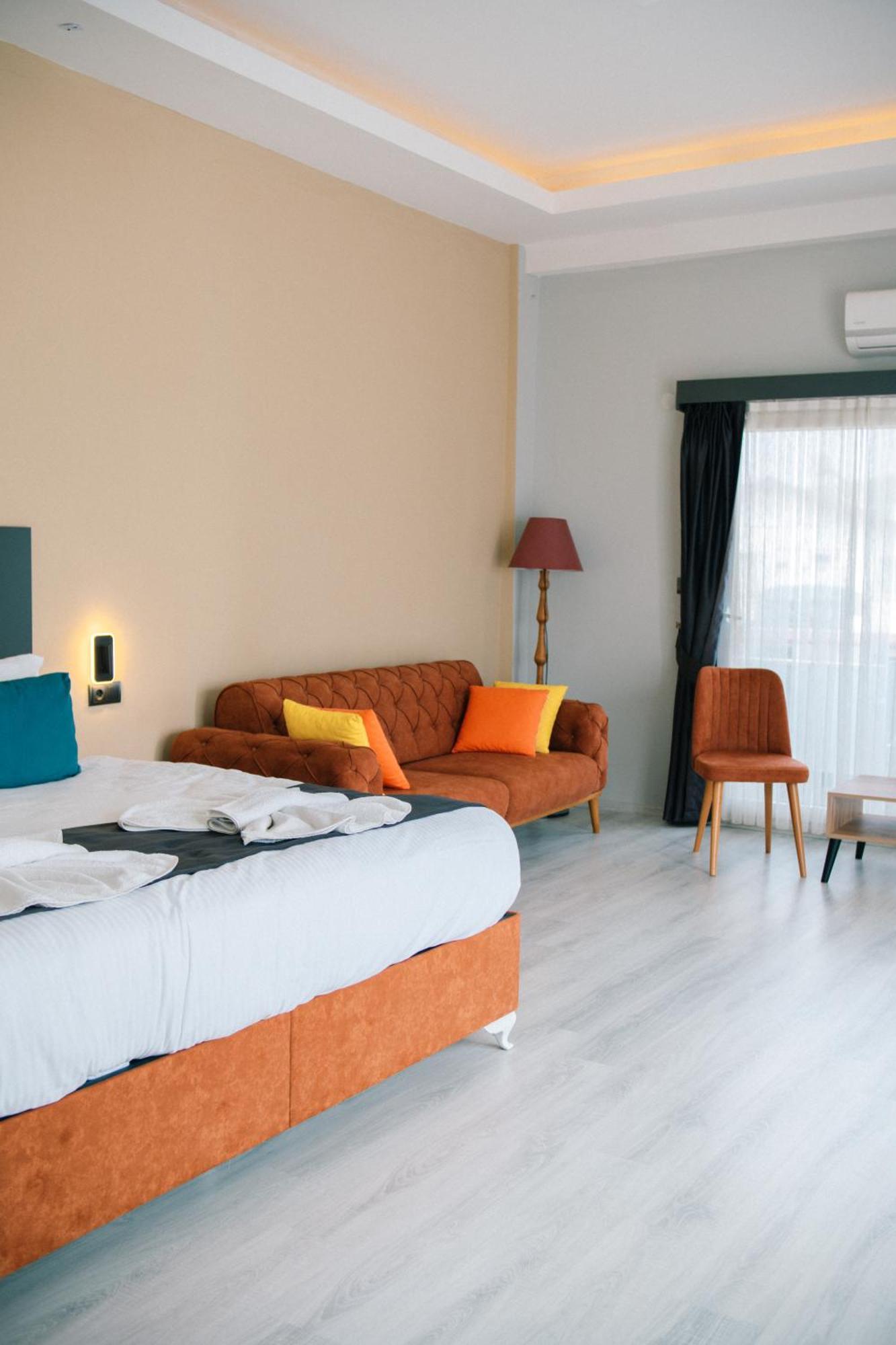 Villa Sevilla Kuşadası Buitenkant foto